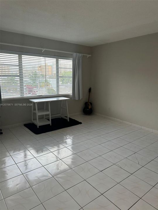 For Rent: $1,800 (1 beds, 1 baths, 780 Square Feet)
