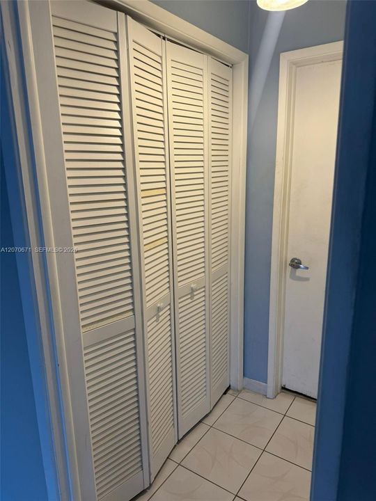 For Rent: $1,800 (1 beds, 1 baths, 780 Square Feet)