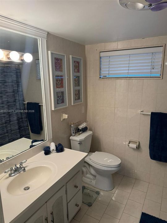 For Rent: $1,800 (1 beds, 1 baths, 780 Square Feet)