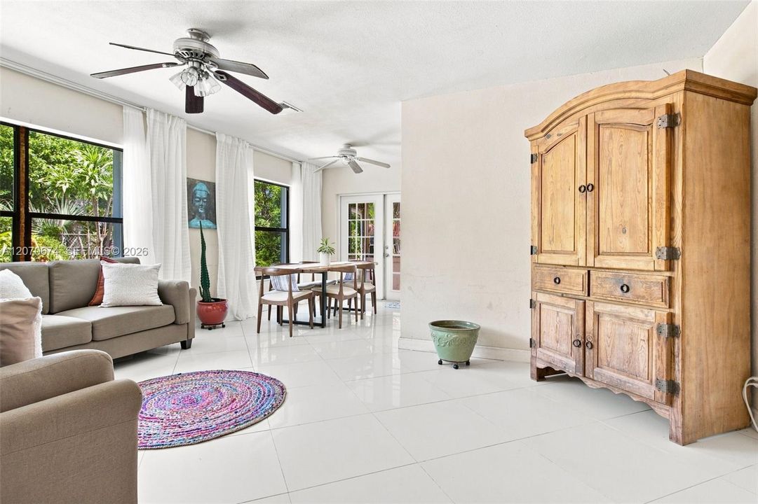 For Sale: $515,000 (3 beds, 2 baths, 1454 Square Feet)