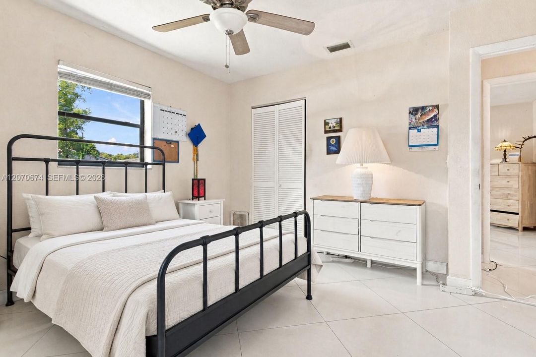 For Sale: $515,000 (3 beds, 2 baths, 1454 Square Feet)