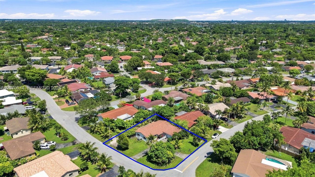 For Sale: $515,000 (3 beds, 2 baths, 1454 Square Feet)