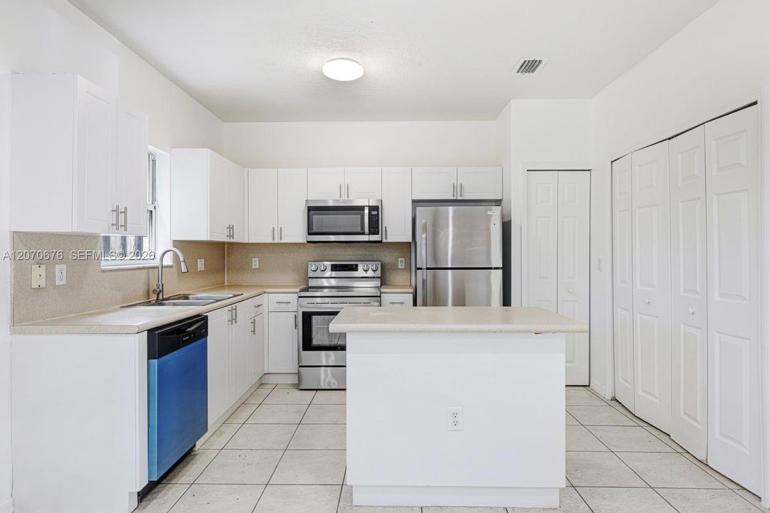 En Venta: $285,000 (3 camas, 2 baños, 1509 Pies cuadrados)