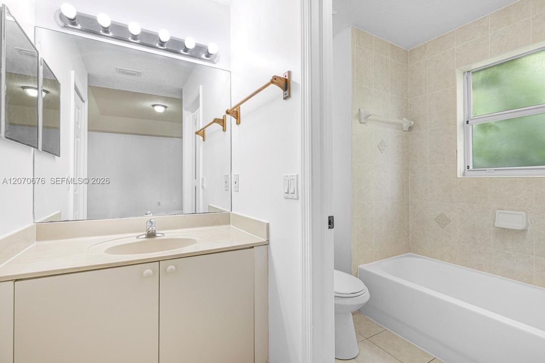 En Venta: $285,000 (3 camas, 2 baños, 1509 Pies cuadrados)
