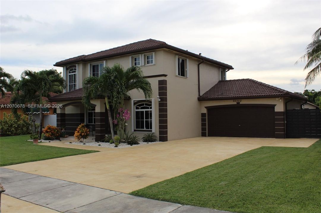 For Rent: $4,600 (5 beds, 3 baths, 2174 Square Feet)