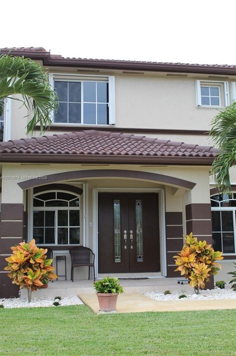 For Rent: $4,600 (5 beds, 3 baths, 2174 Square Feet)