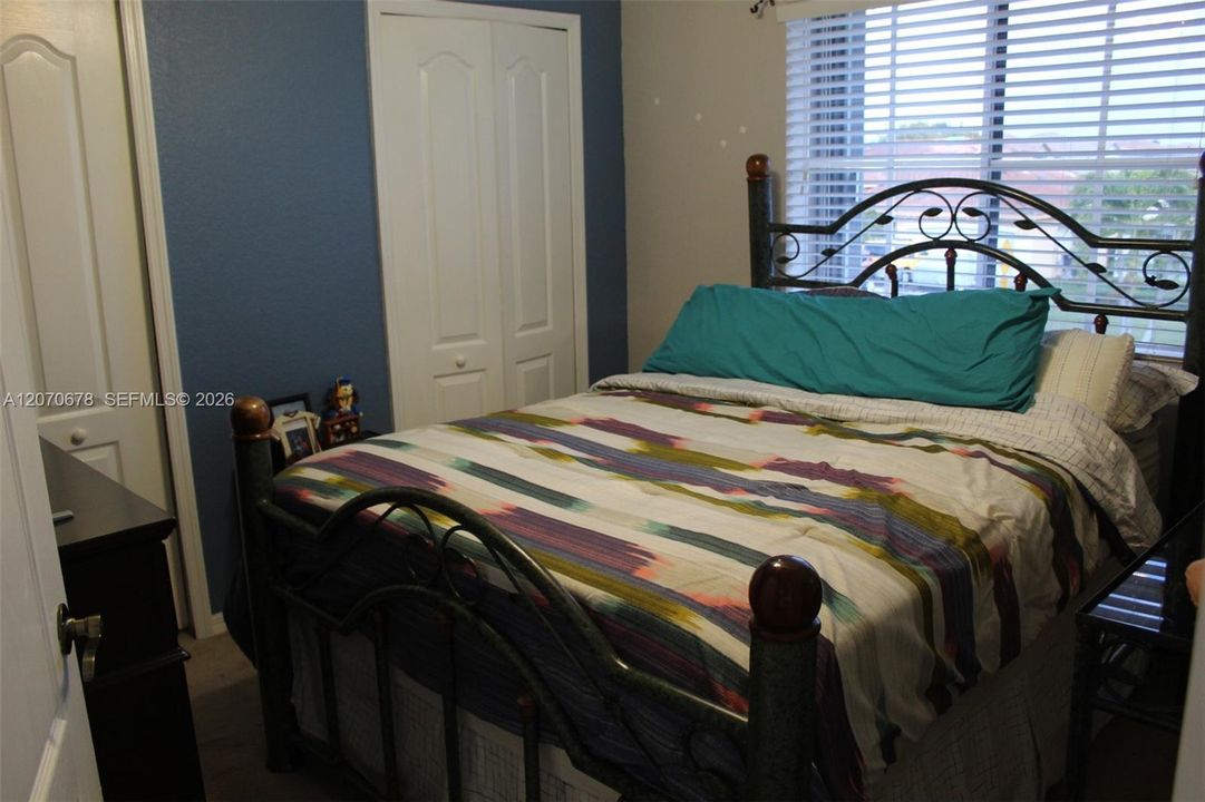 For Rent: $4,600 (5 beds, 3 baths, 2174 Square Feet)