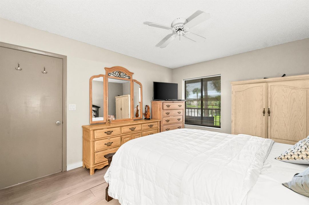022-5370LasVerdesCircle-209-DelrayBeach-