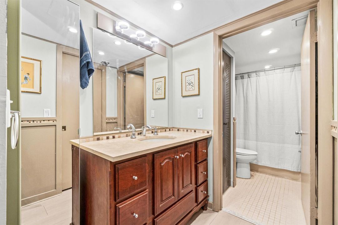 025-5370LasVerdesCircle-209-DelrayBeach-