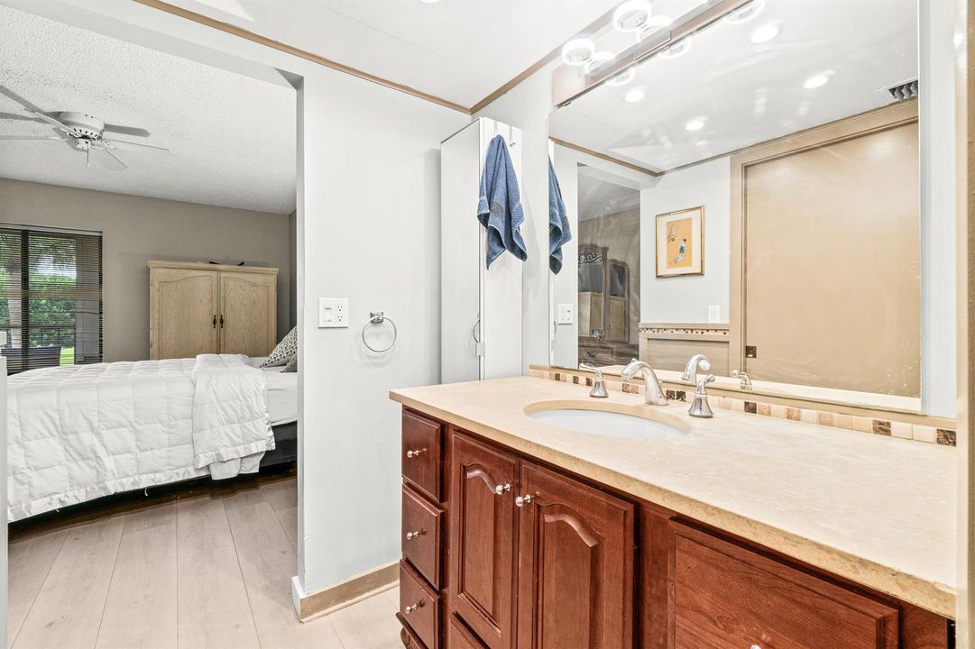 024-5370LasVerdesCircle-209-DelrayBeach-