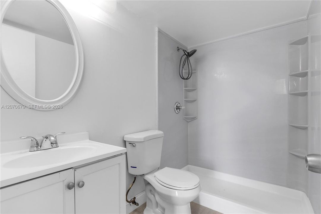 For Sale: $245,000 (2 beds, 2 baths, 827 Square Feet)