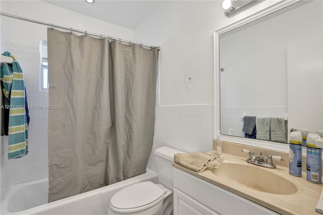 For Sale: $650,000 (4 beds, 4 baths, 2264 Square Feet)
