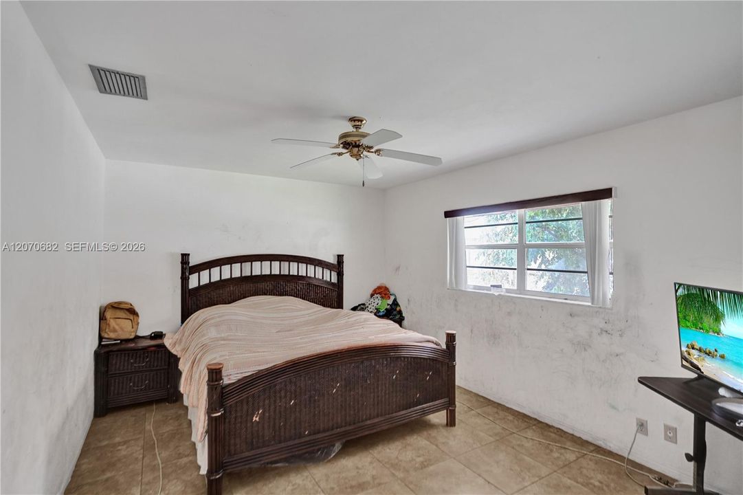 For Sale: $650,000 (4 beds, 4 baths, 2264 Square Feet)