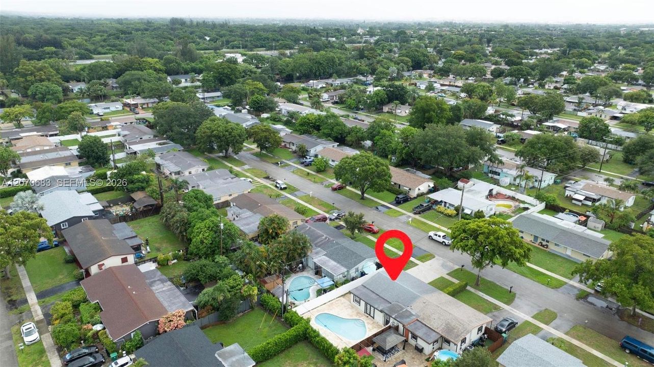 For Sale: $450,000 (3 beds, 1 baths, 991 Square Feet)