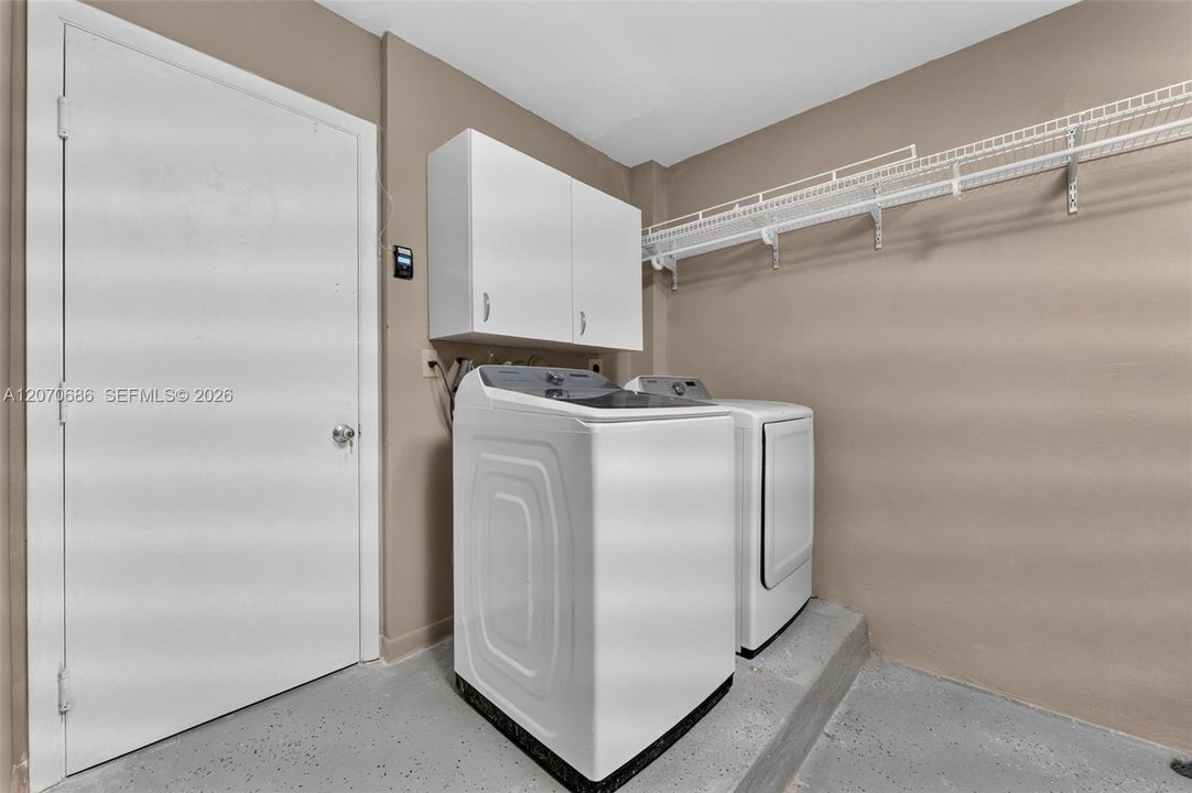 For Rent: $3,500 (3 beds, 3 baths, 1691 Square Feet)