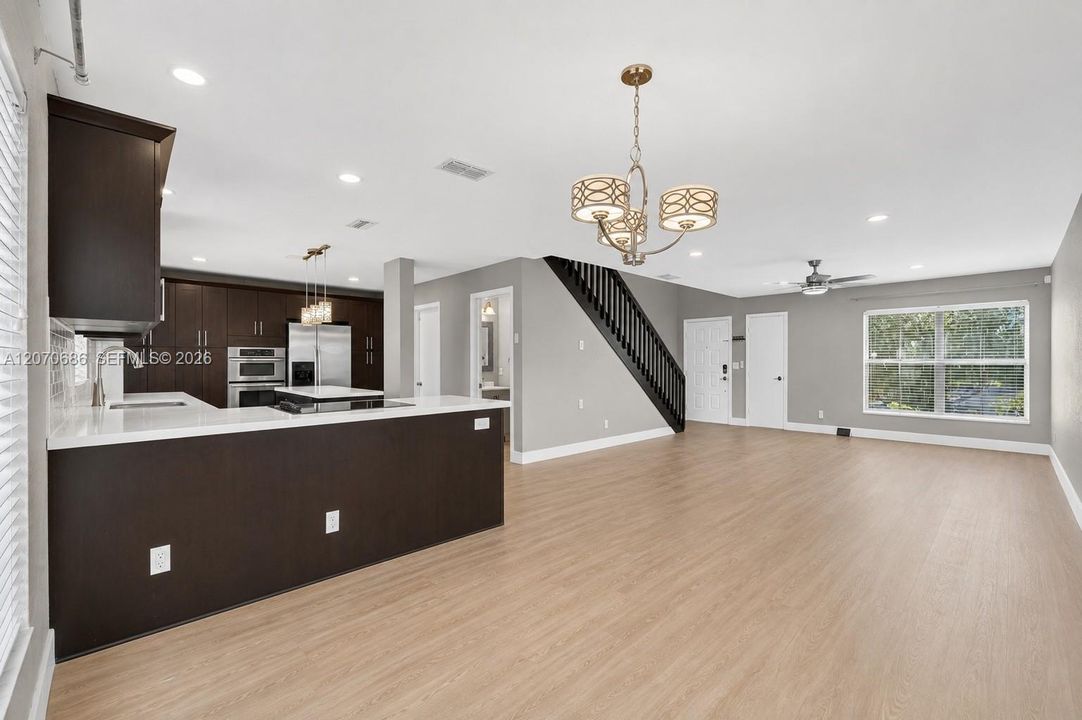 For Rent: $3,500 (3 beds, 3 baths, 1691 Square Feet)