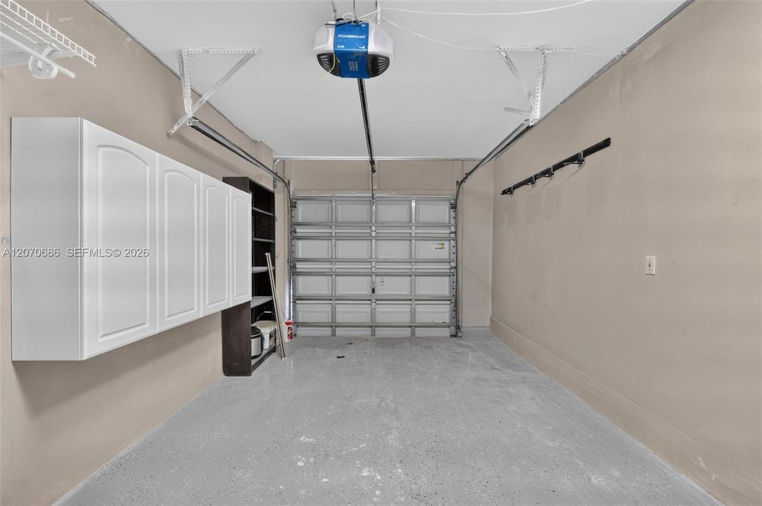 For Rent: $3,500 (3 beds, 3 baths, 1691 Square Feet)