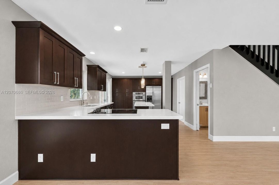 For Rent: $3,500 (3 beds, 3 baths, 1691 Square Feet)