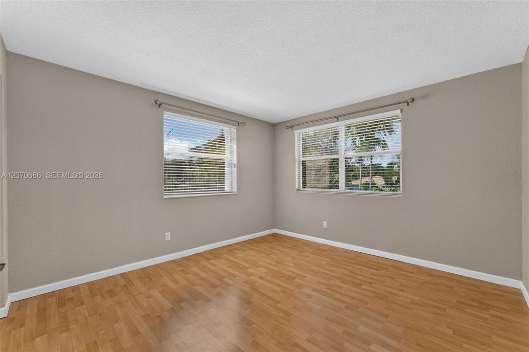 For Rent: $3,500 (3 beds, 3 baths, 1691 Square Feet)