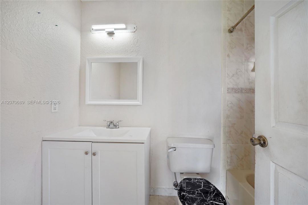 For Sale: $435,000 (3 beds, 2 baths, 1358 Square Feet)
