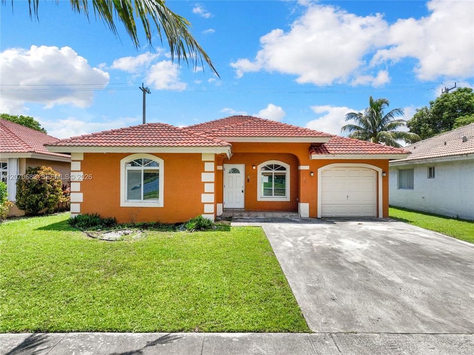 For Sale: $435,000 (3 beds, 2 baths, 1358 Square Feet)
