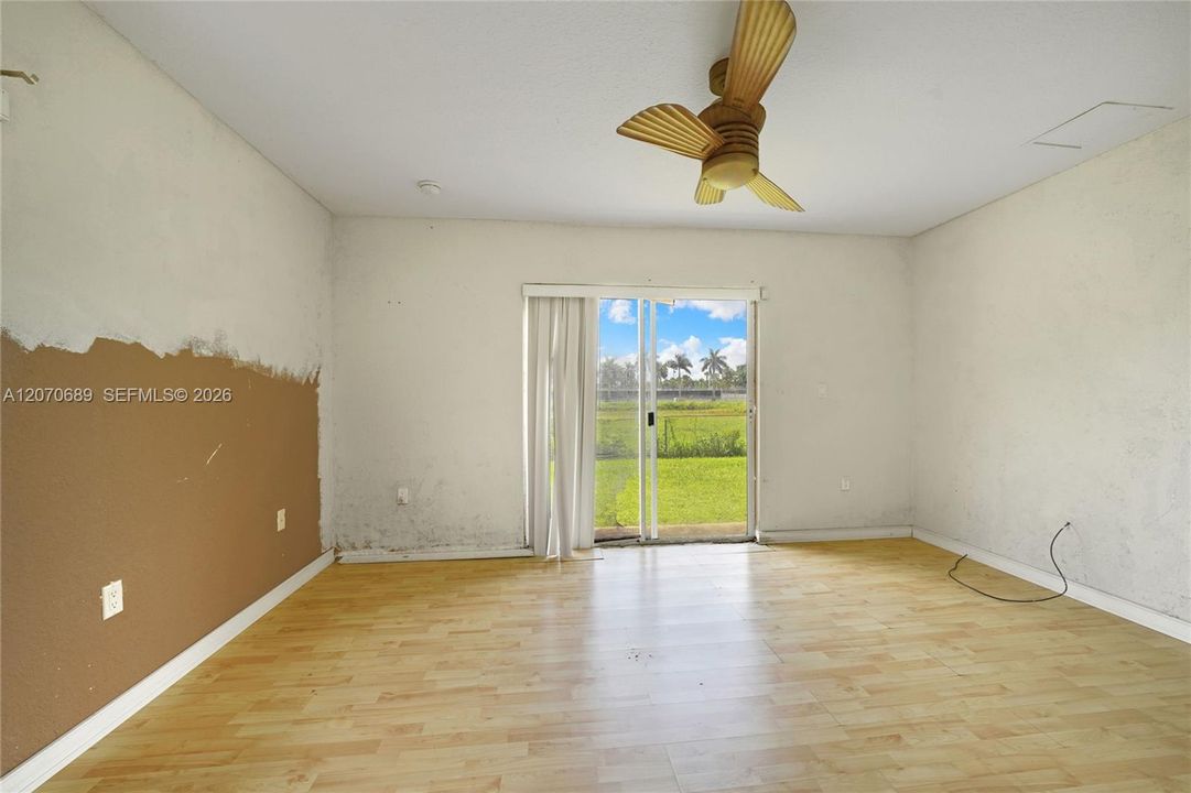 For Sale: $435,000 (3 beds, 2 baths, 1358 Square Feet)