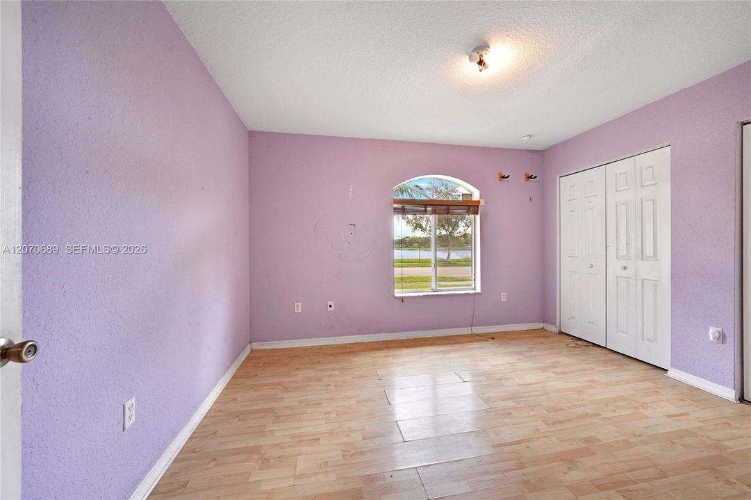 For Sale: $435,000 (3 beds, 2 baths, 1358 Square Feet)
