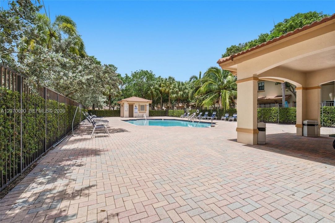 For Sale: $485,000 (3 beds, 2 baths, 1935 Square Feet)