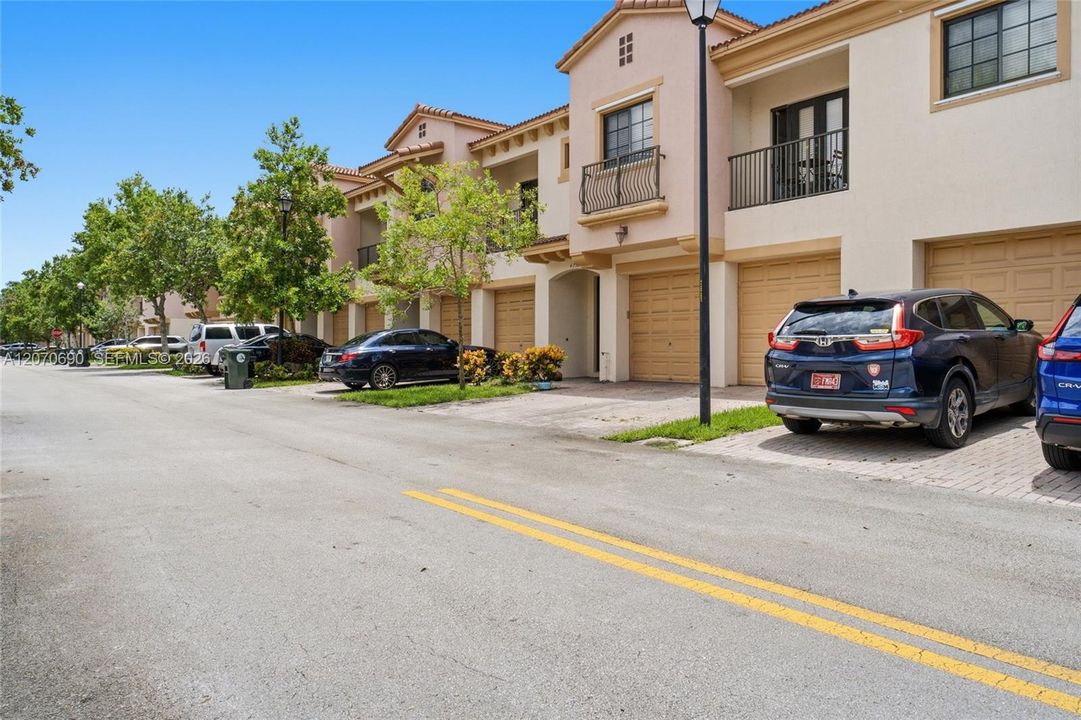 For Sale: $485,000 (3 beds, 2 baths, 1935 Square Feet)