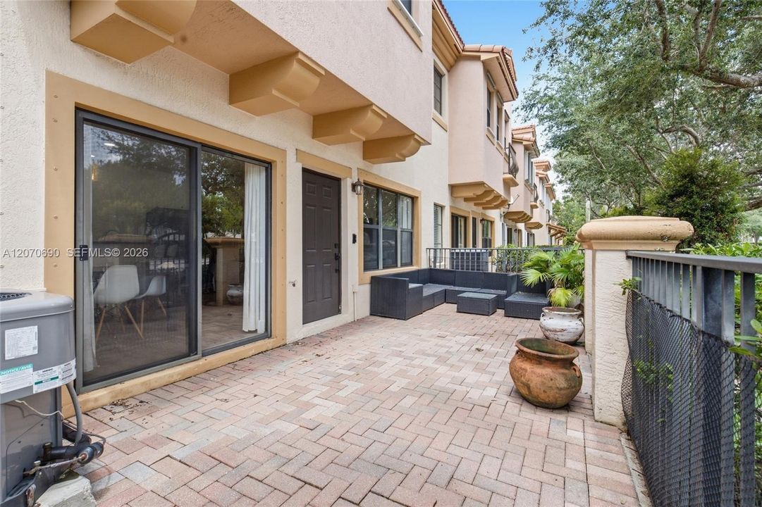 For Sale: $485,000 (3 beds, 2 baths, 1935 Square Feet)