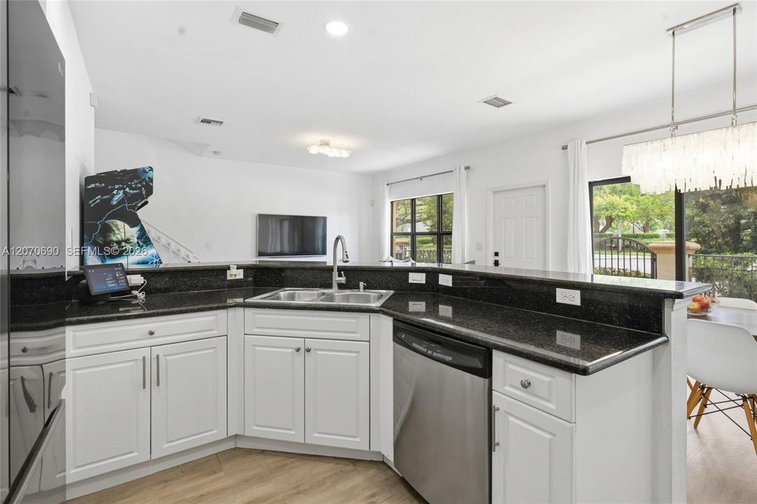 For Sale: $485,000 (3 beds, 2 baths, 1935 Square Feet)