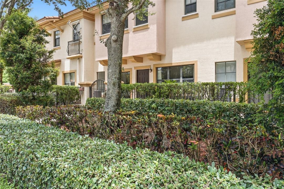 For Sale: $485,000 (3 beds, 2 baths, 1935 Square Feet)