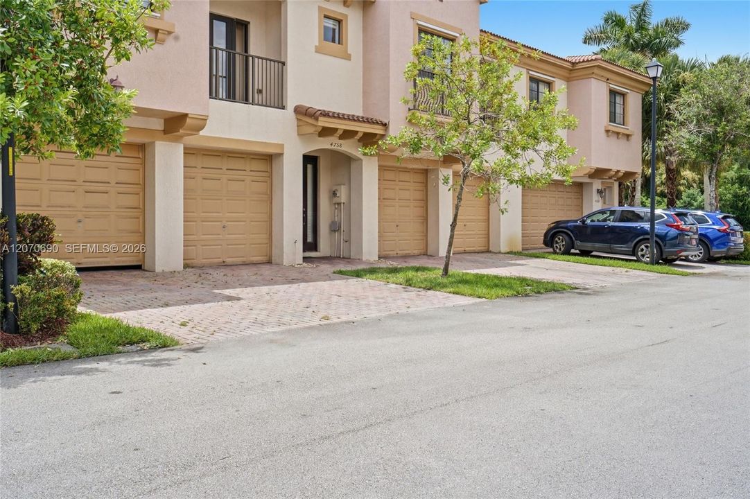For Sale: $485,000 (3 beds, 2 baths, 1935 Square Feet)