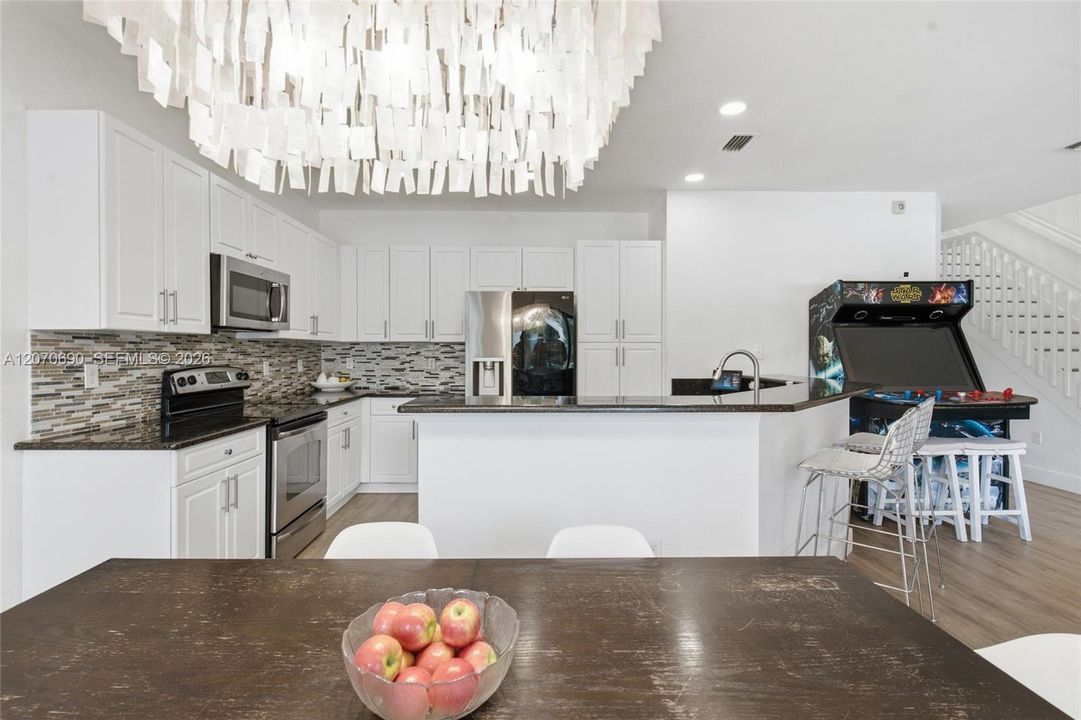 For Sale: $485,000 (3 beds, 2 baths, 1935 Square Feet)
