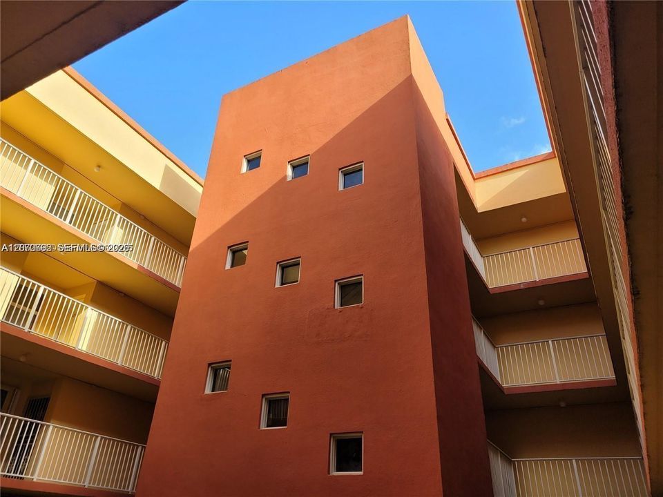В аренду: $2,250 (2 спален, 1 ванн, 789 Квадратных фут)