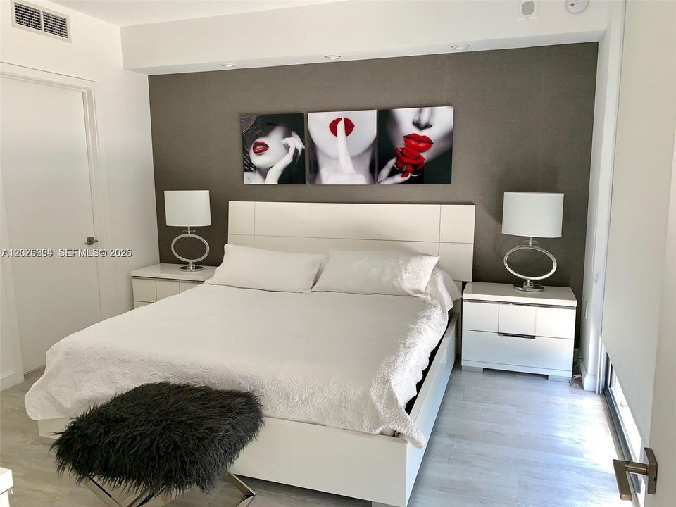 В аренду: $5,300 (2 спален, 2 ванн, 1053 Квадратных фут)