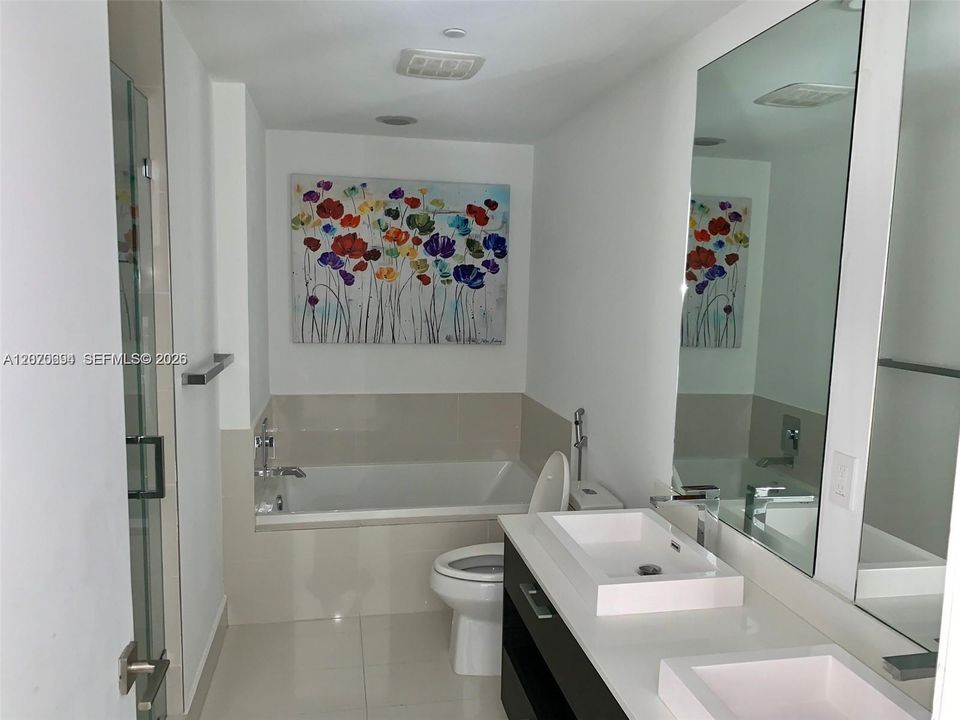 В аренду: $5,300 (2 спален, 2 ванн, 1053 Квадратных фут)