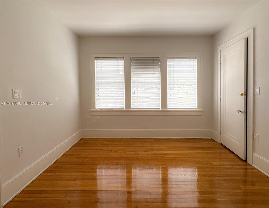For Rent: $2,200 (1 beds, 1 baths, 500 Square Feet)