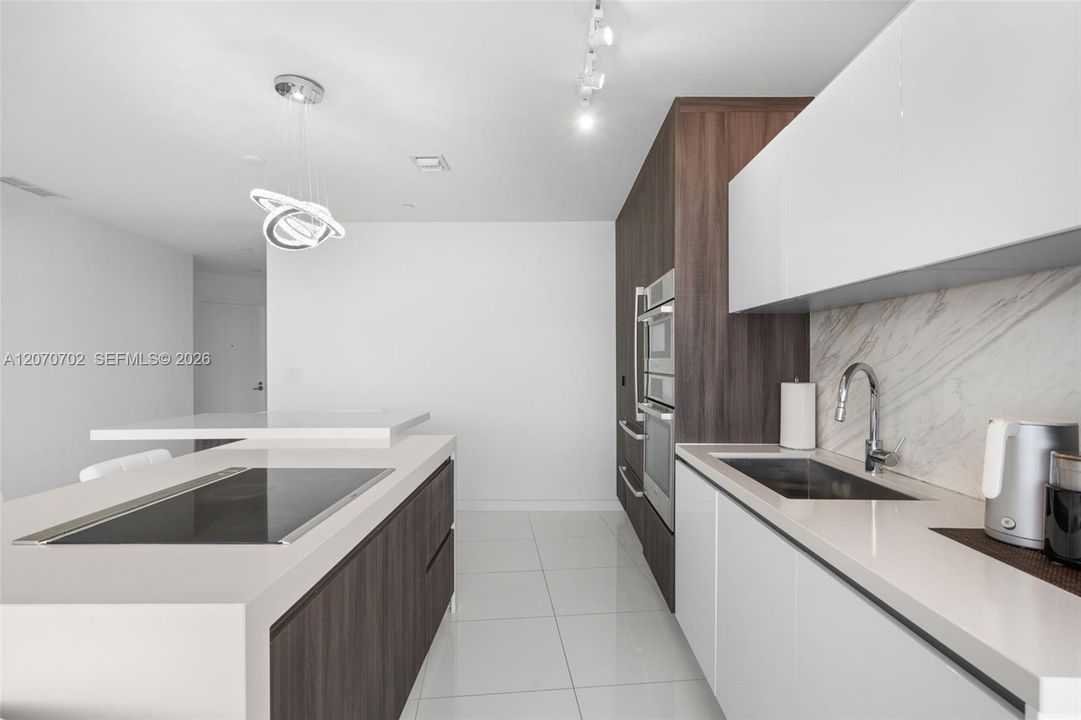 En Venta: $650,000 (1 camas, 2 baños, 1185 Pies cuadrados)