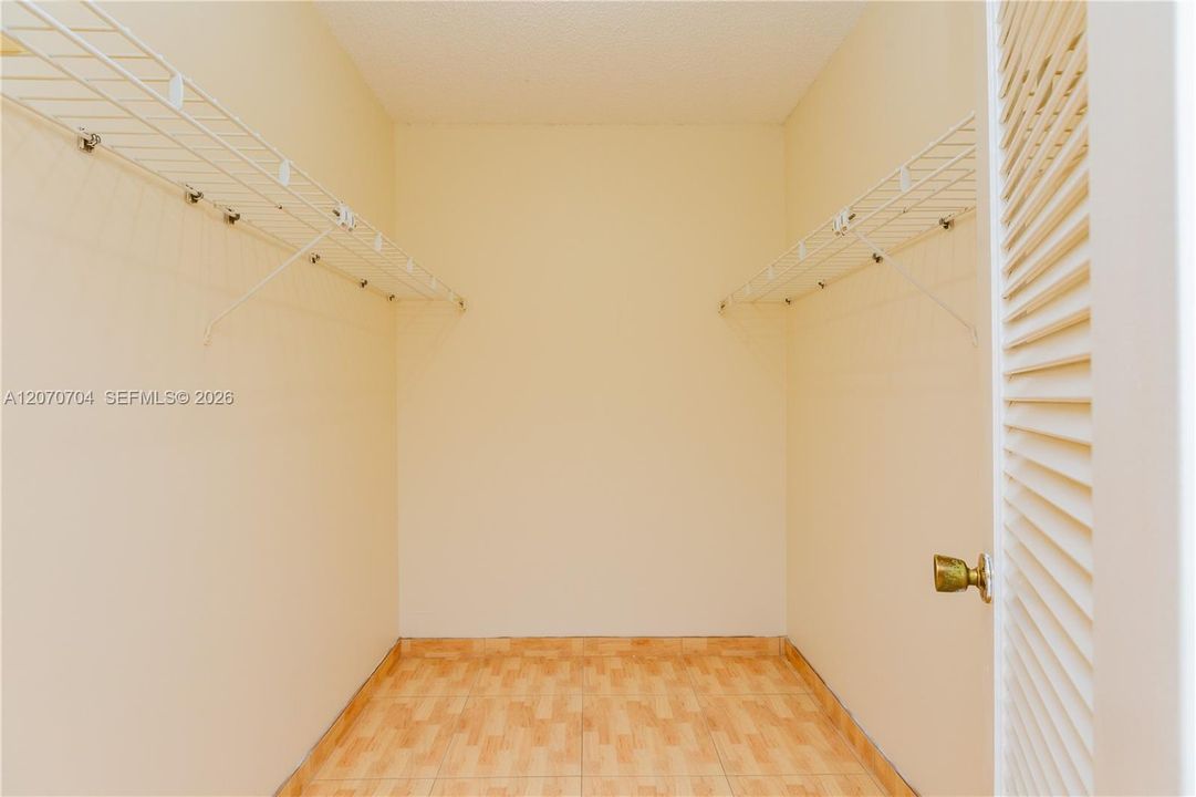 LARGE WALK IN CLOSET