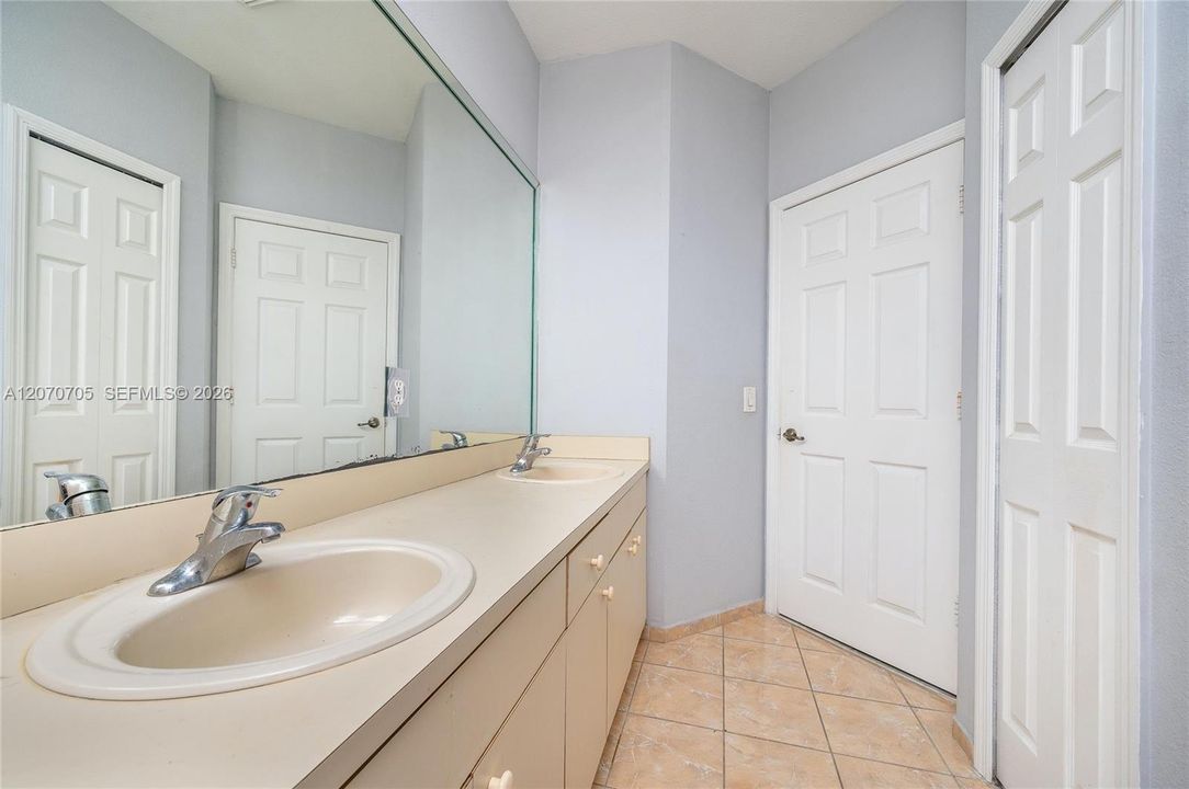 For Sale: $415,000 (4 beds, 2 baths, 2028 Square Feet)