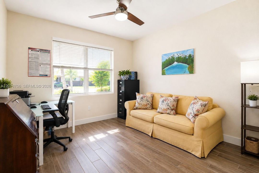 Can be used as an office, Den or Bedroom secluded in the front part of the home