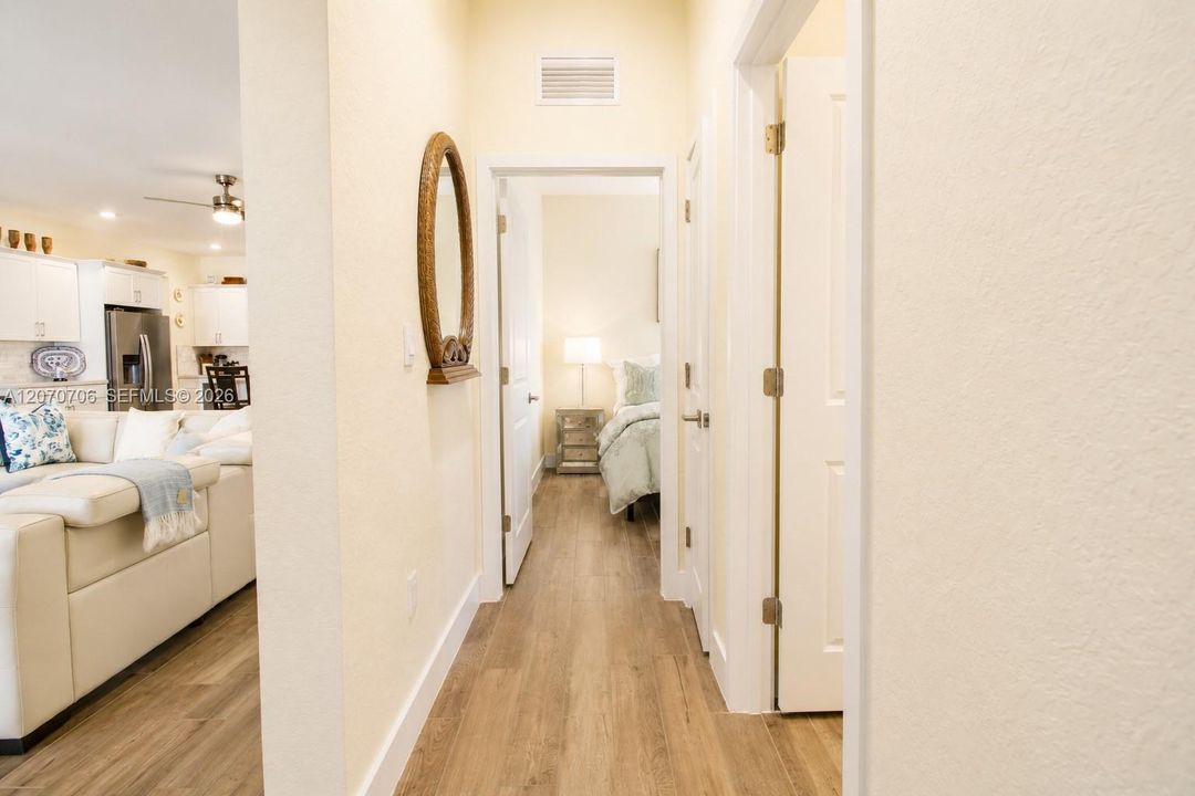 En Venta: $855,000 (4 camas, 3 baños, 2264 Pies cuadrados)