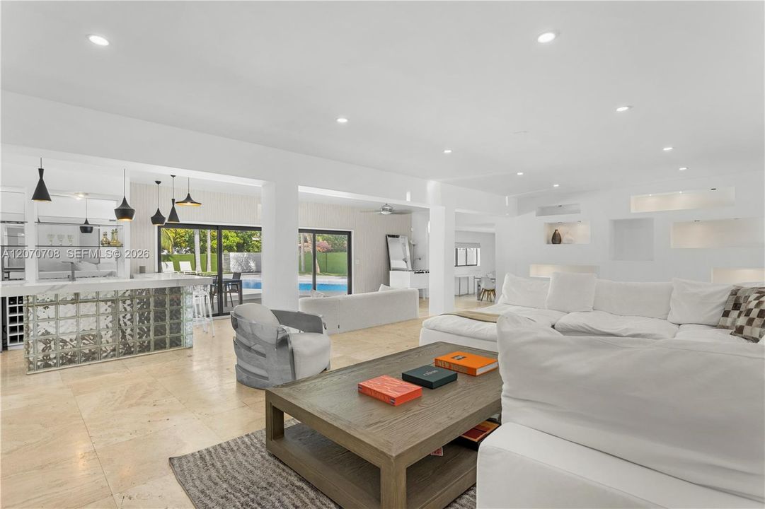 For Sale: $3,900,000 (5 beds, 5 baths, 3677 Square Feet)