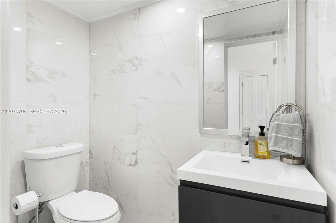 For Sale: $3,900,000 (5 beds, 5 baths, 3677 Square Feet)