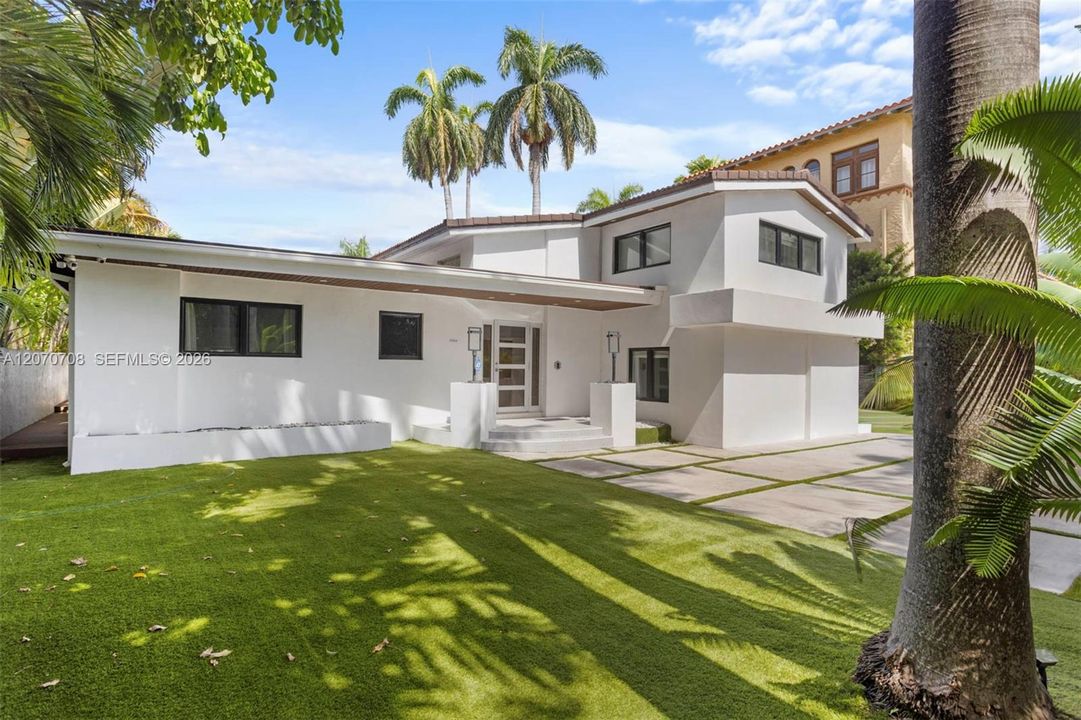 For Sale: $3,900,000 (5 beds, 5 baths, 3677 Square Feet)