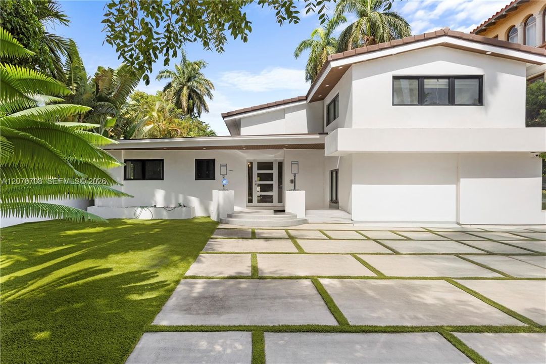 For Sale: $3,900,000 (5 beds, 5 baths, 3677 Square Feet)