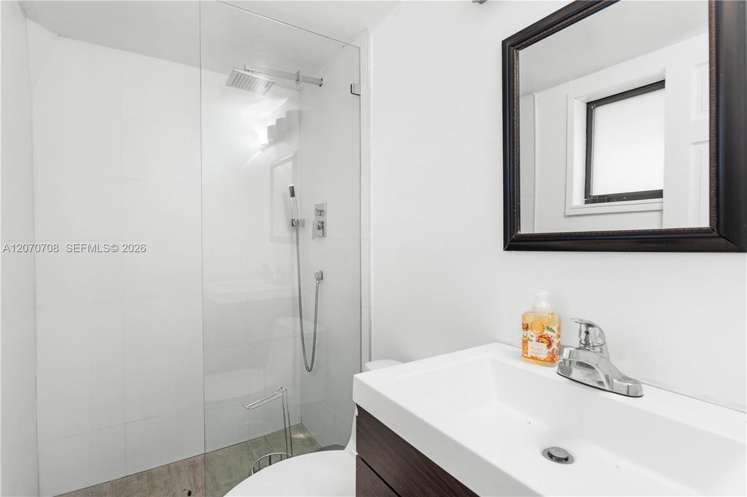 For Sale: $3,900,000 (5 beds, 5 baths, 3677 Square Feet)
