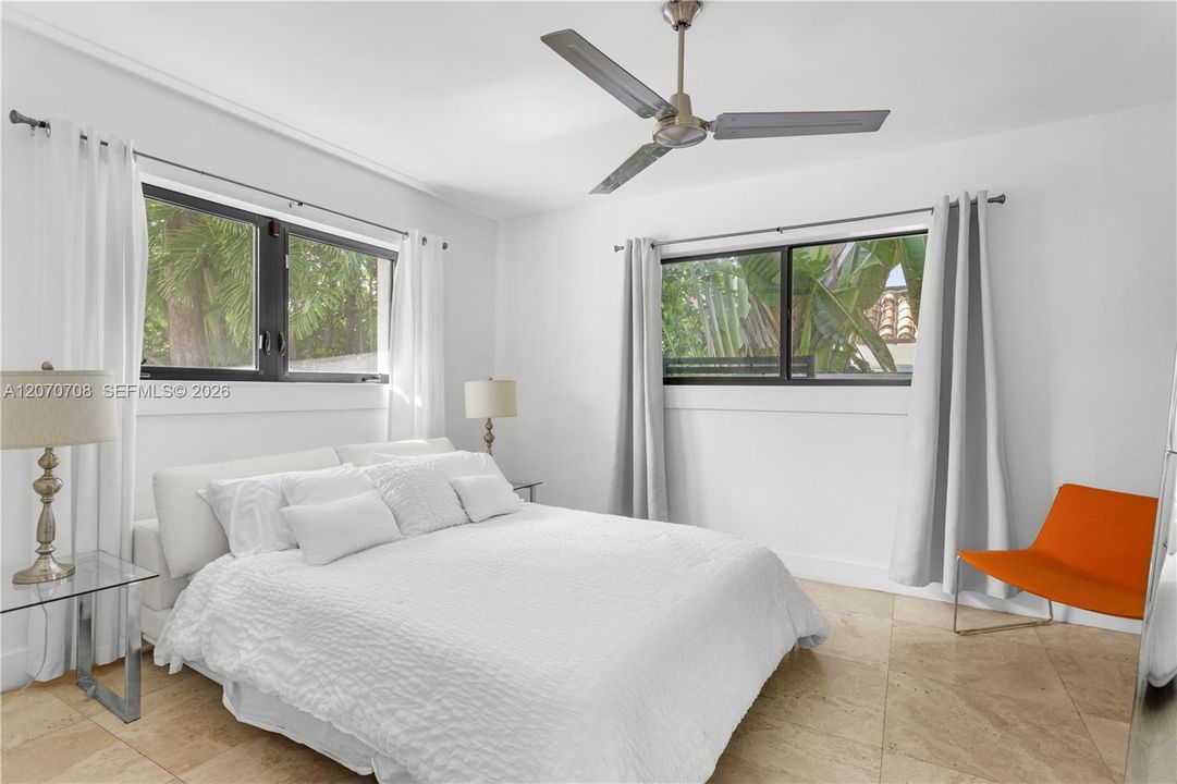 For Sale: $3,900,000 (5 beds, 5 baths, 3677 Square Feet)