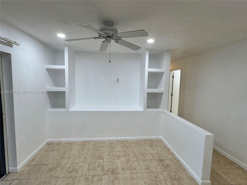 For Sale: $669,900 (3 beds, 2 baths, 1078 Square Feet)